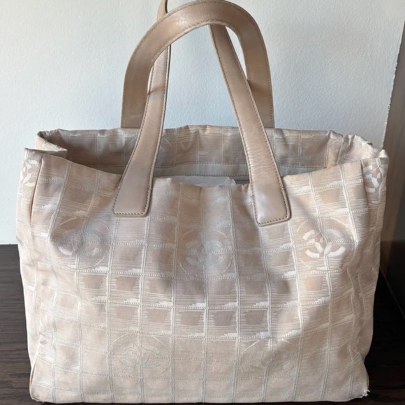 Authentic Chanel Travel Line CC Tote Bag - Picture 3 of 11